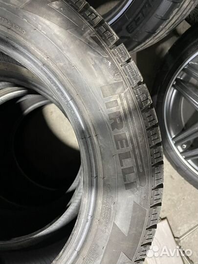 Pirelli Ice Zero 205/60 R16