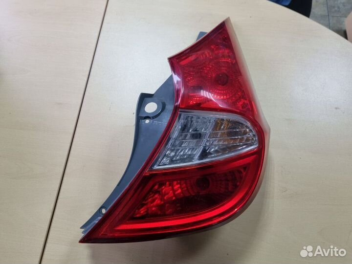 Фонарь задний правый. Хендай солярис хэтчбек