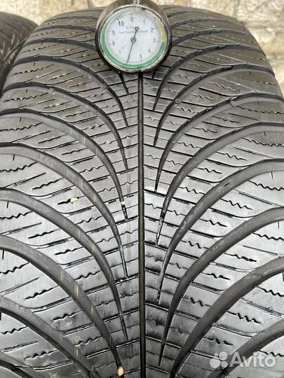 Goodyear Vector 4Seasons Gen-2 SUV 235/55 R19