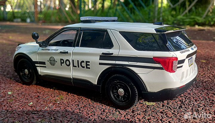 Ford police interceptor 1/24