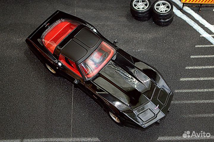 Модель Chevrolet Corvette C3 MotorMax 1/24