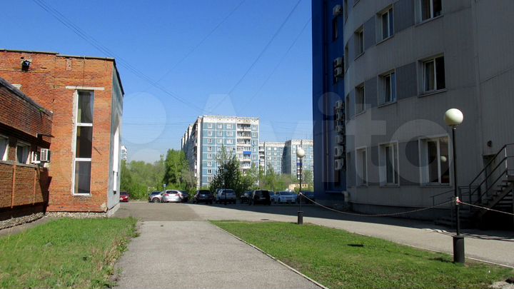 Здание, 1662.3 м²