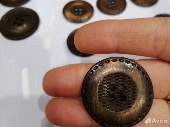Пуговицы металлические