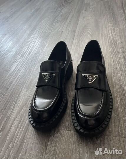 Лоферы Prada 37