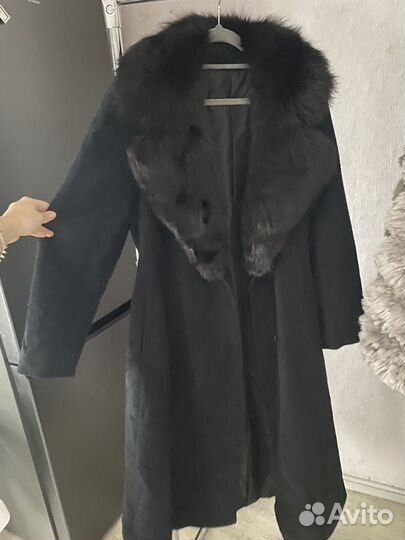 Пальто черное с мехом