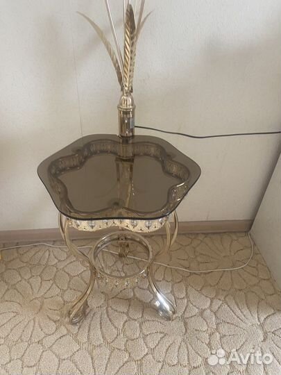 Торшер со стеклянным столиком