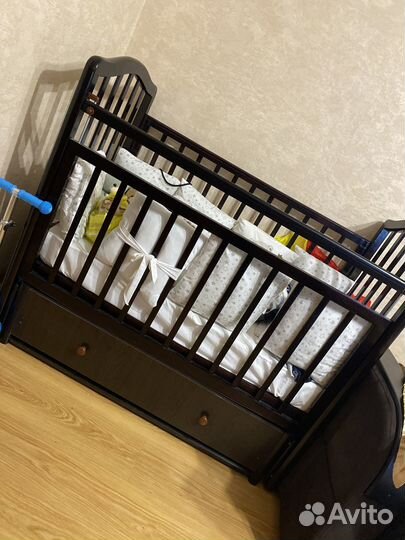 Детская кроватка с комодом