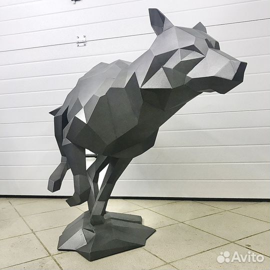 Полигональная скульптура «волк» из металла