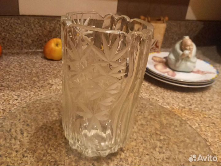 Хрустальная ваза