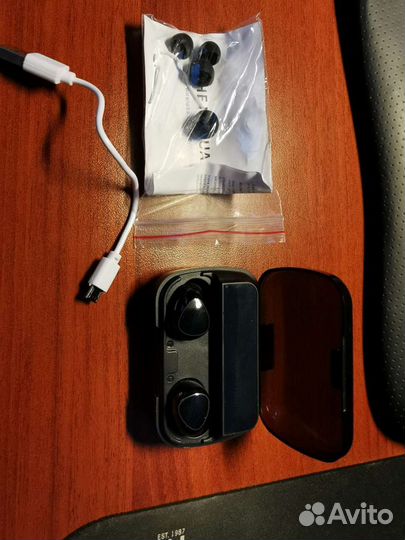 Беспроводные наушники TWS с зарядным боксом