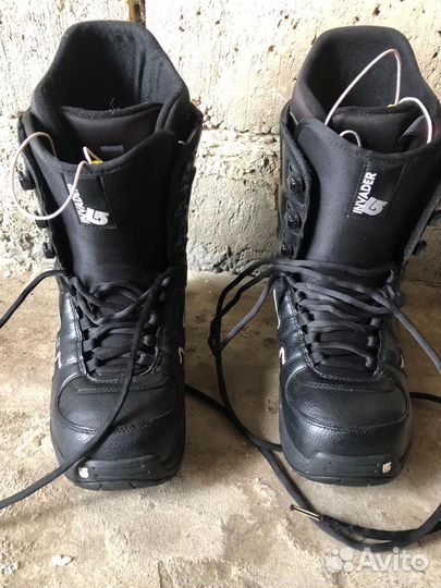 Сноуборд и ботинки