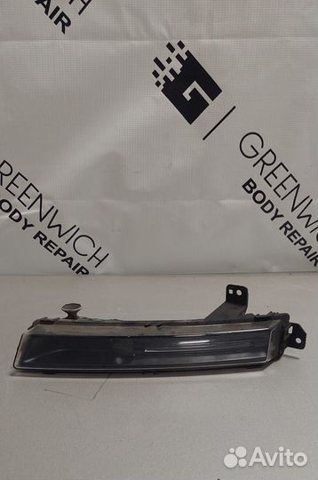 Фара противотуманная правая Jaguar F-Pace 1058002R