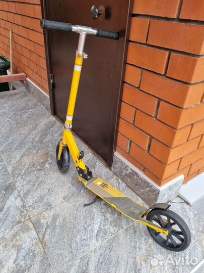 Самокат Mongoose trace 200