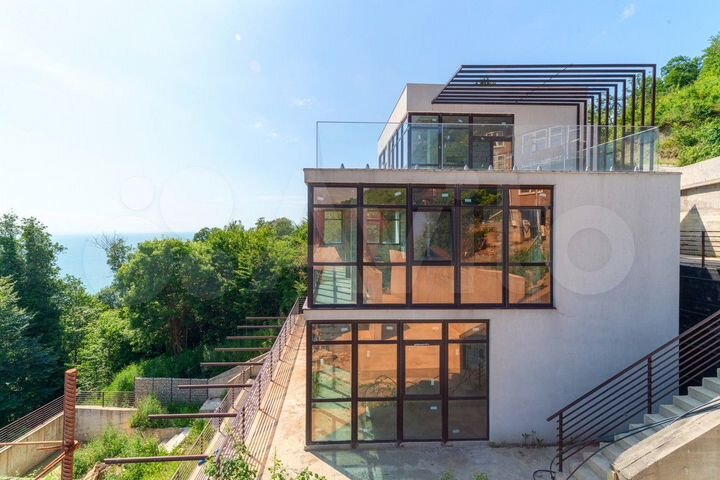 Коттедж 333,1 м² на участке 6 сот.