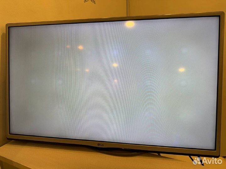 Телевизор LG32LF550U