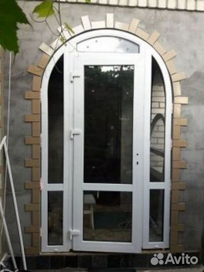 Пластиковые двери от производителя. Входная группа