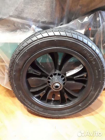 Продам новое колесо для детской коляски Serenada