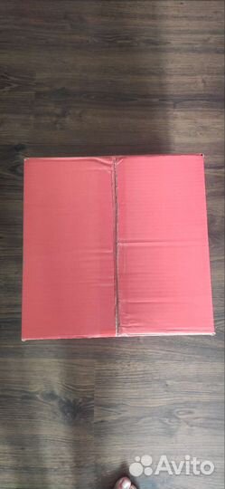 Подарочная коробка