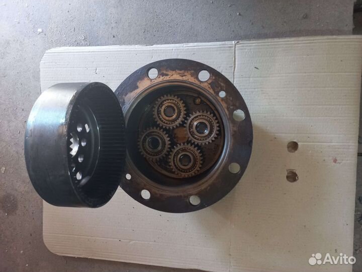 Бортовой редуктор маниту