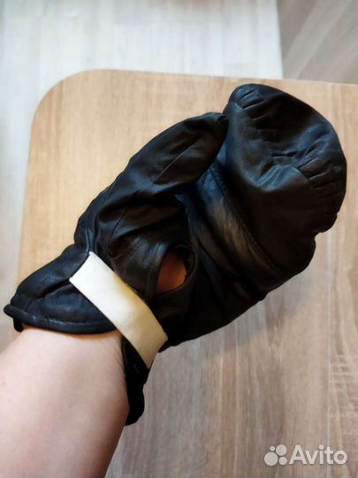 Боксерские перчатки