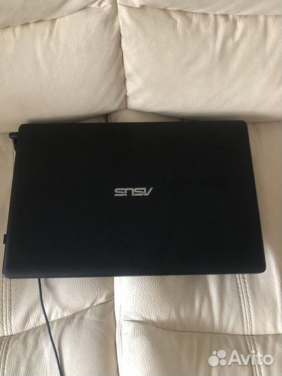 Ноутбук asus X552E
