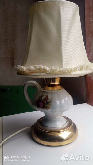 Настольная лампа