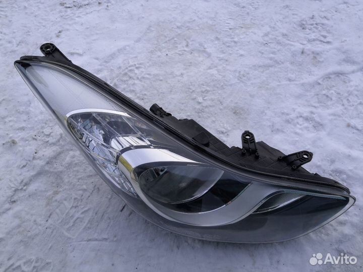 Фара правая Hyundai Elantra 2011-2016