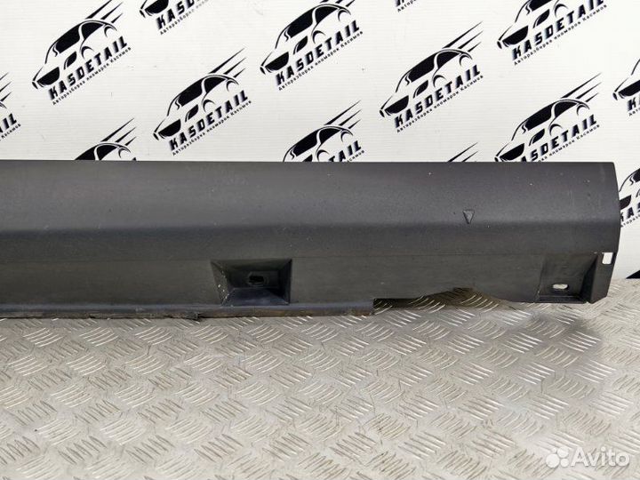 Накладка порога правая Ford Focus 3 1.6 pnda 2012