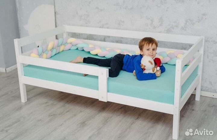 Детская кровать из массива