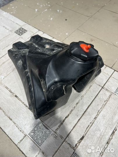 Продам бензобак GR8