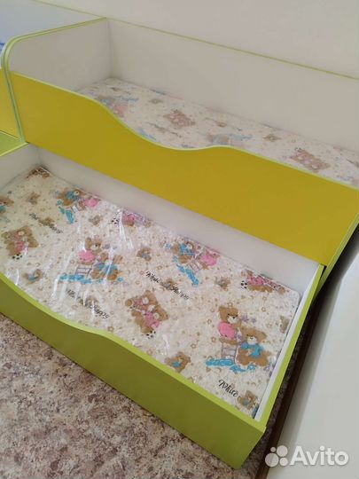 Мебель для детского сада бу стол,шкафчик