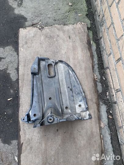 Зашита задняя Тойота Авенсис Toyota Avensis