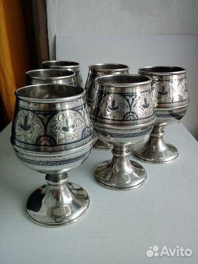 Серебряные бокалы