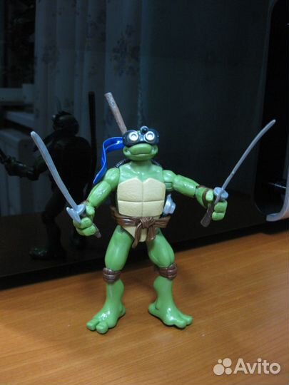 Фигурка Леонардо Mirage Studios Inc.2006г