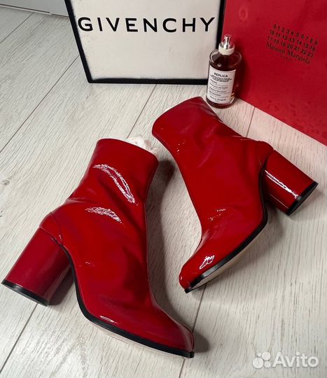 Maison Margiela Tabi Glossy Red Оригинал