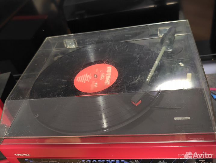Музыкальный центр с проигрывателем винила