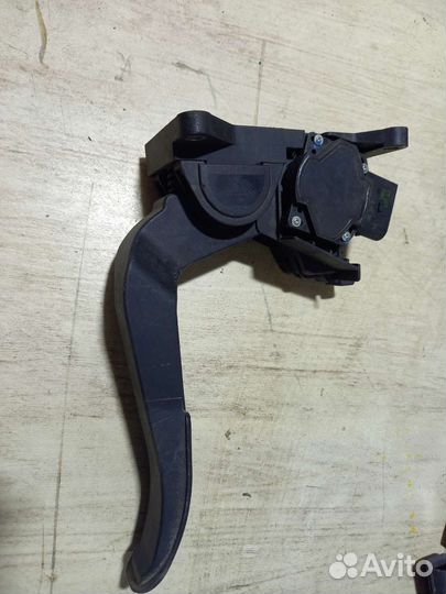 Педаль газа Subaru