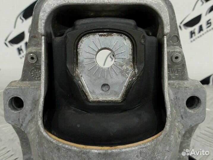 Подушка двигателя Audi A4 B8 1.8 CDH 2010