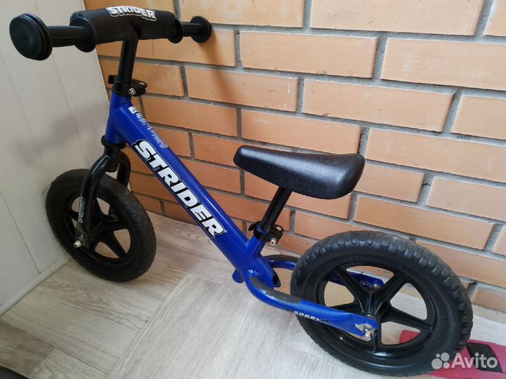 Беговел Strider + шлем