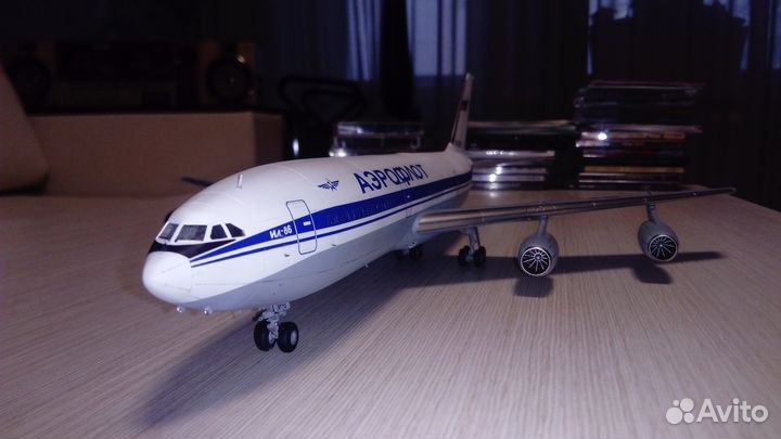 Модель Ил-86 в масштабе 1:144