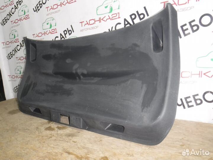 Обшивка двери багажника Renault Kaptur (2016)