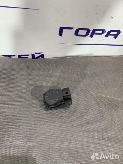 Моторчик заслонки печки Ford Focus 3