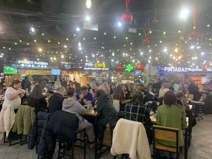 Корнер на Фудмолле, 12 м²