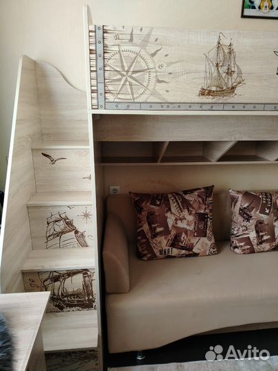 Двухъярусная кровать