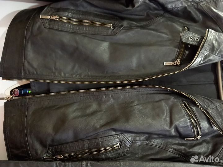 Продам кожаную куртку 44- 46р