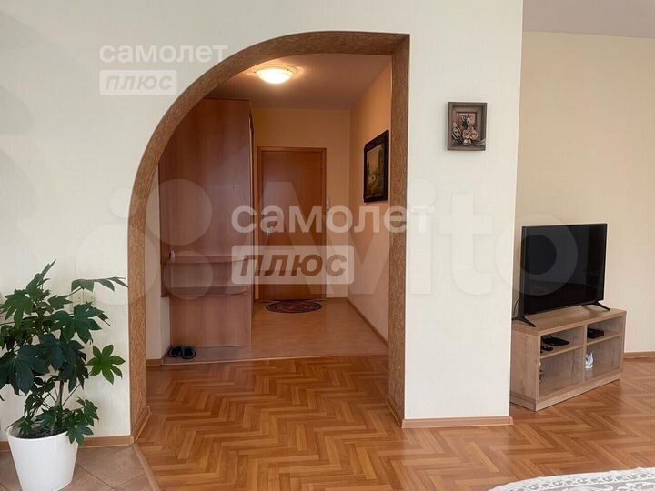 3-к. квартира, 90 м², 2/9 эт.