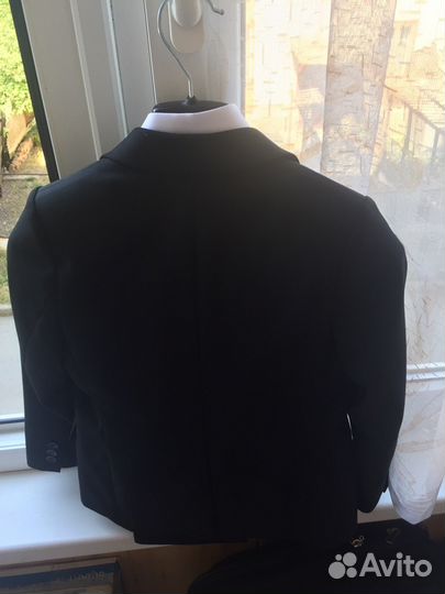 Костюм школьный новый 1 раз одели на 1 сентября, р