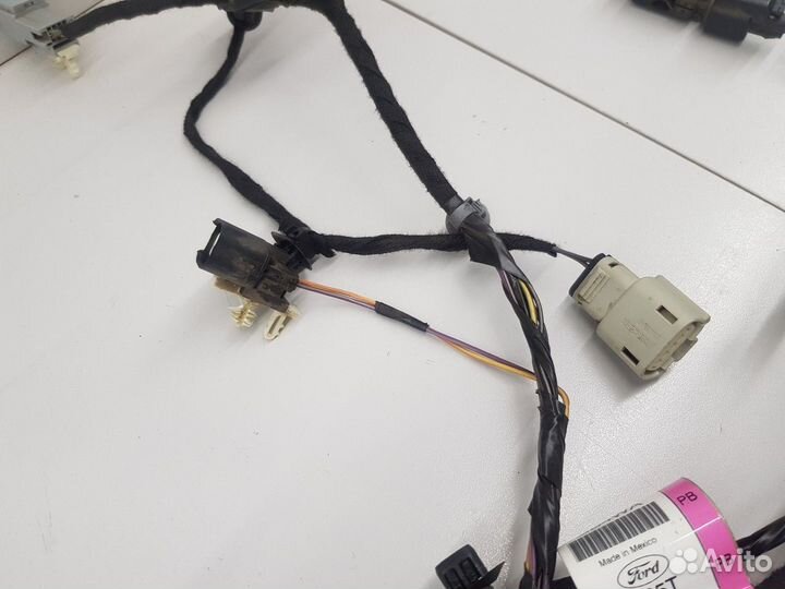 Электропроводка двери багажника (Ford Explorer)