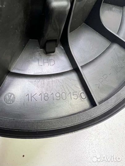 Мотор печки c крыльчаткой Skoda Yeti 1.2 cbzb 2010