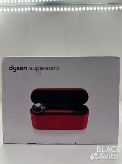 Новый фен Dyson Supersonic HD07 красный
